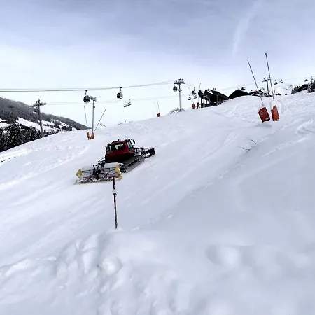 Grotte Aux Fees A, Skis Aux Pieds Daire La Clusaz