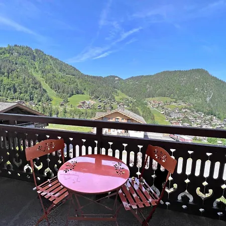 Apartment Grotte Aux Fees A, Skis Aux Pieds *